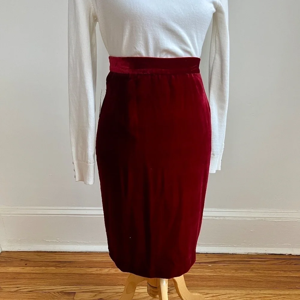 Vintage NWT Elisabeth Silk Velvet Crimson Red Velour Pencil High Waist Skirt 18P